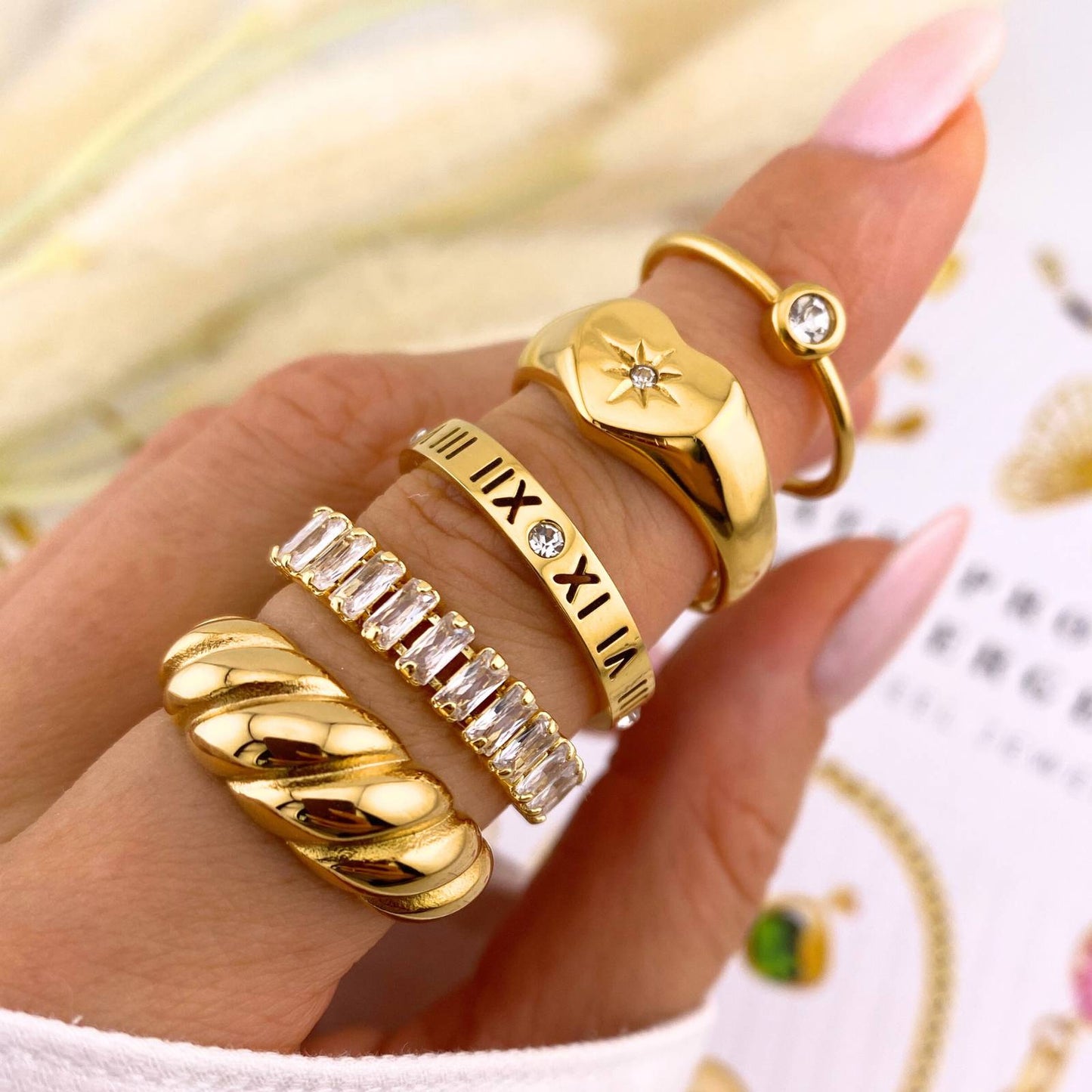 Anillo, 18K Chapado en oro, Circonita cúbica, Tamaño 8