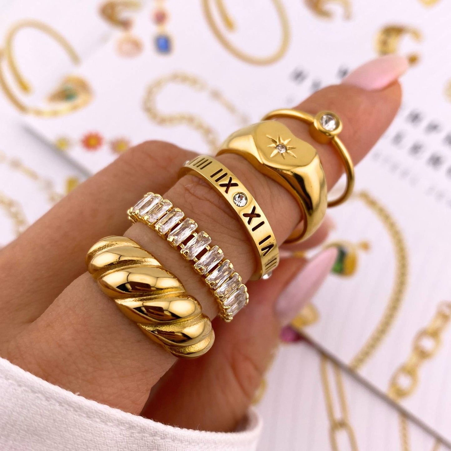 Anillo, 18K Chapado en oro, Circonita cúbica, Tamaño 8
