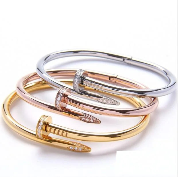 Nail-type bracelet