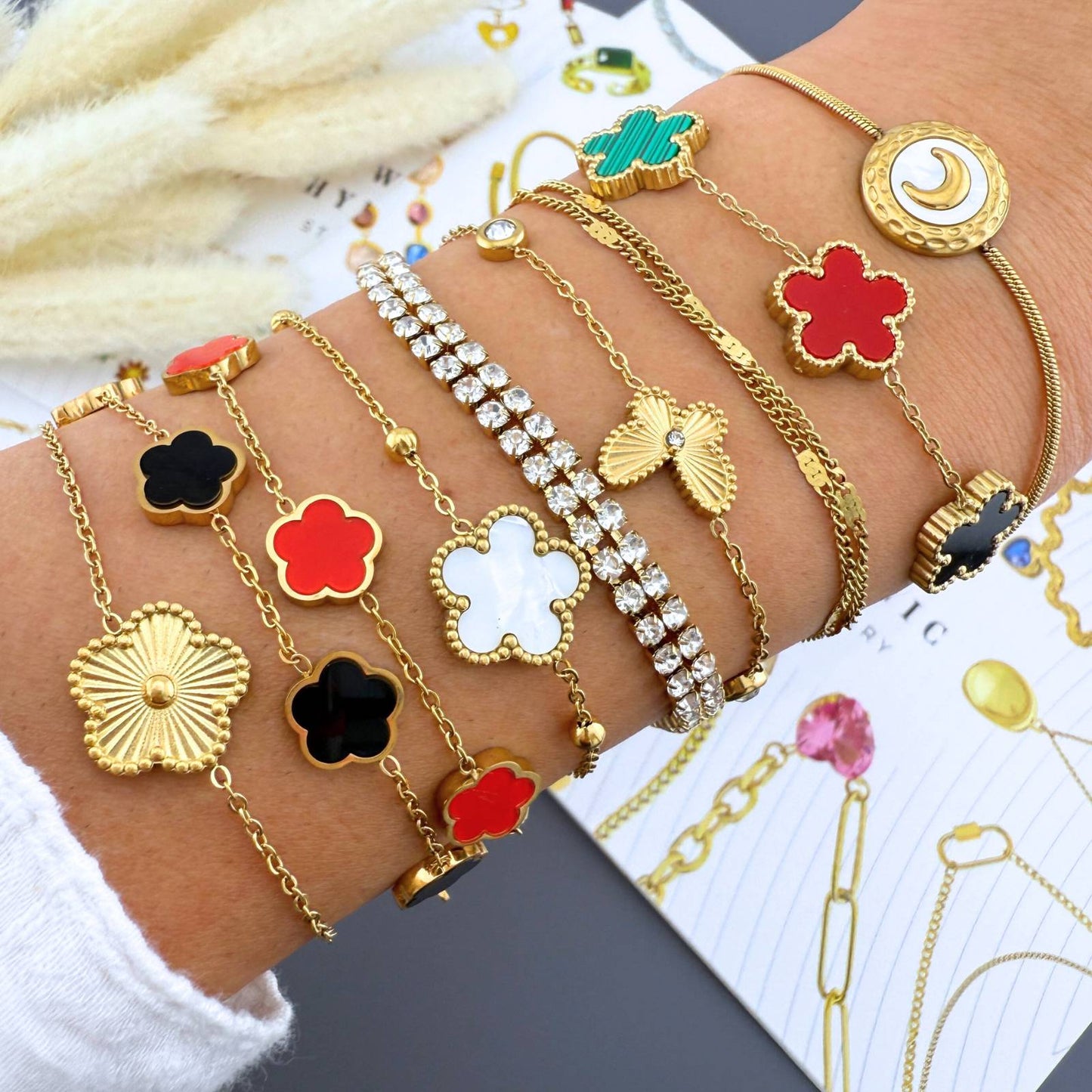 Pulsera Flores Dorado y Negro